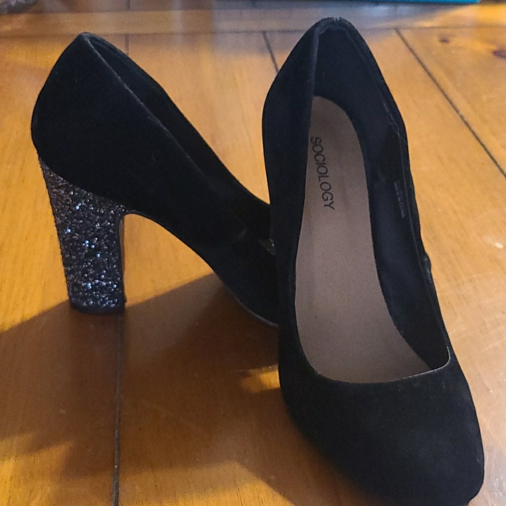 Black heels with glitter backs